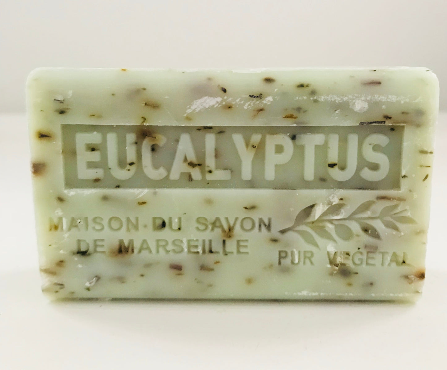 Bar of soap with 'Eucalyptus' and 'Maison du Savon de Marseille' text on a white background
